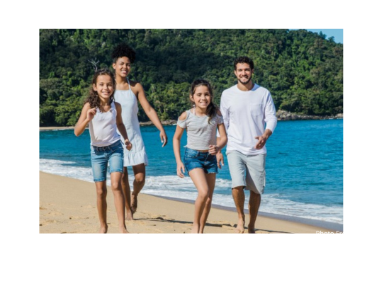 Une famille sur une plage