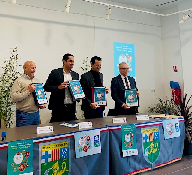Les maires d'Allauch et Plan-de-Cuques, le vice-président du Ca Caf 13 et le DG Caf 13 signent la CTG Allauch Plan-de-Cuques
