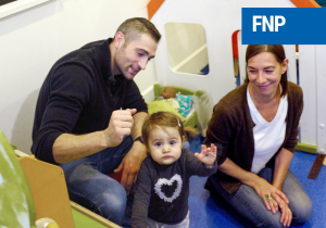 enfant, parent, accueillante dans un lieu d'accueil enfants-parents