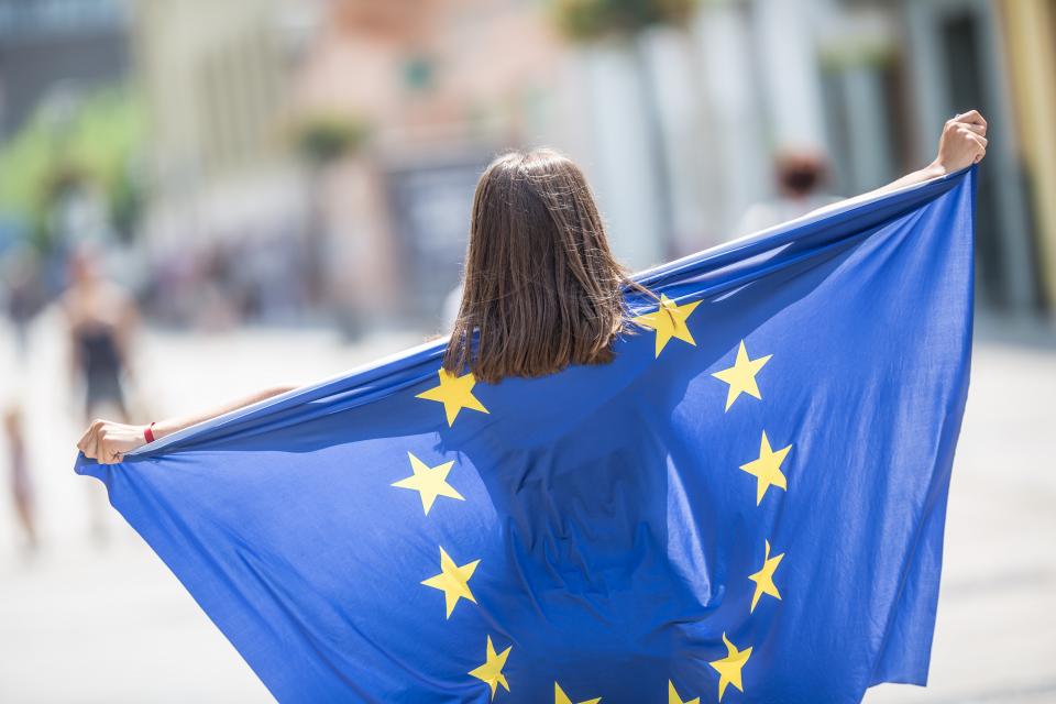 Drapeau de l'union européenne illustrant l'aidefi