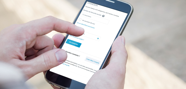 Smartphone sur l'application caf mon compte