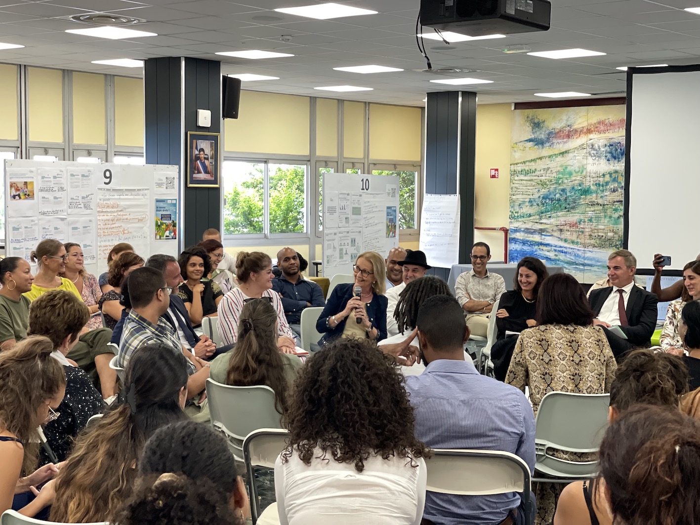 "Moment d'échanges lors du forum de la petite enfance du 24 mars 2023"