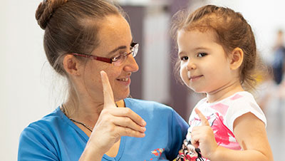 femme avec un enfant