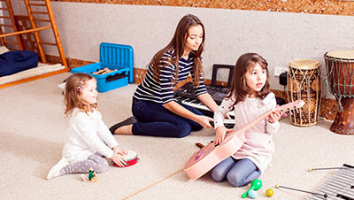 Enfants avec instruments