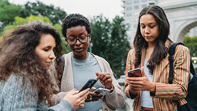 fake news : faire attention aux réseaux sociaux